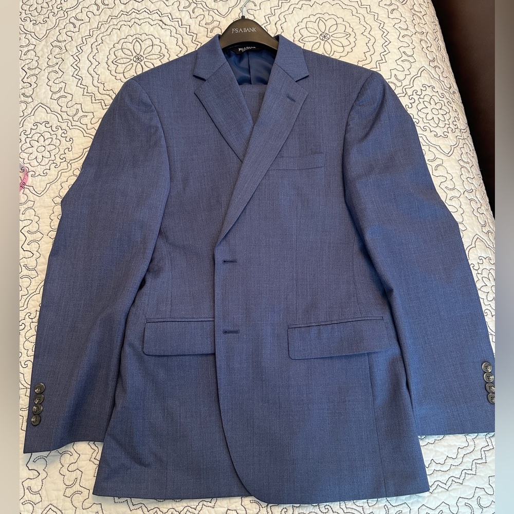 Jos. A. Bank Men’s Traveler Tailored Fit Suit 42R 42 Regular 100% wool